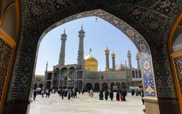 پرستاران درمانگاه حرم حضرت معصومه(س) تکریم شدند پرستاران درمانگاه حرم حضرت معصومه(س) تکریم شدند